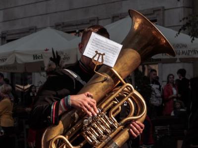Photo d'un joueur de tuba © Pexels