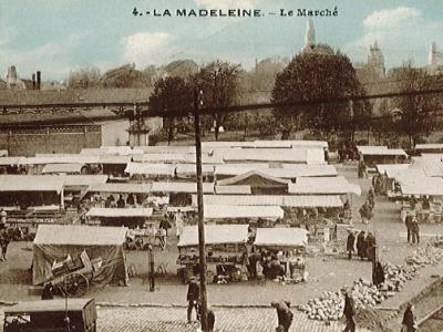 La Place du Marché dans les années 20 à 30 Photo ancienne de l'usine Kuhlmann © Archives municipales - Fonds Christian Janssens